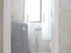 小户型卫生间也要装玻璃淋浴房？还是装干湿分离吧，效果好还省空间