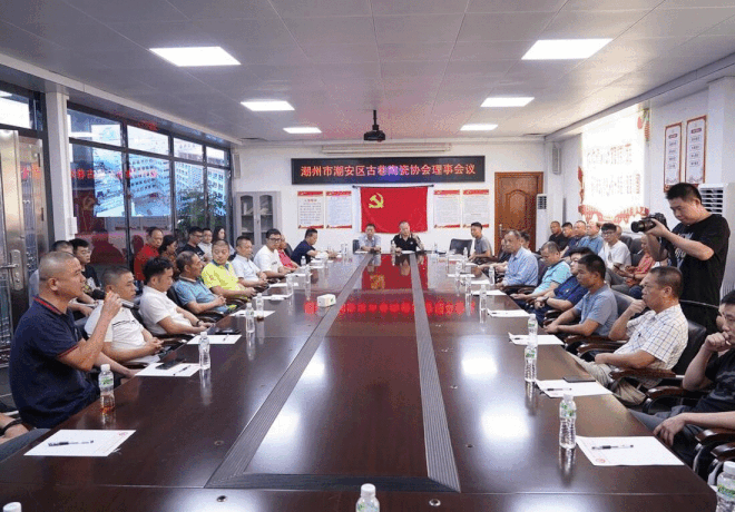 厨卫资讯观察：潮州古巷镇隧道窑已超100条.gif