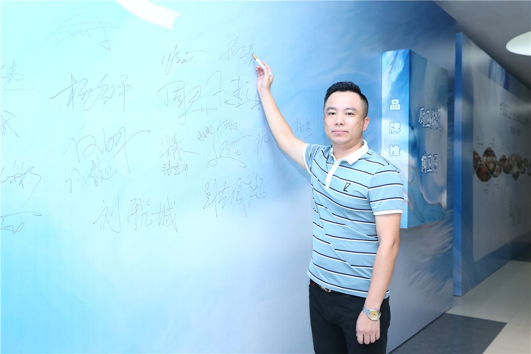 爱莎智能胡正亮：精益求精是品牌创新的源动力 (1).jpg