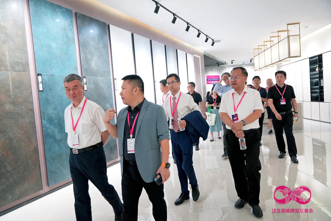 2023中国·江北瓷砖博览交易会今天盛大启幕7.png
